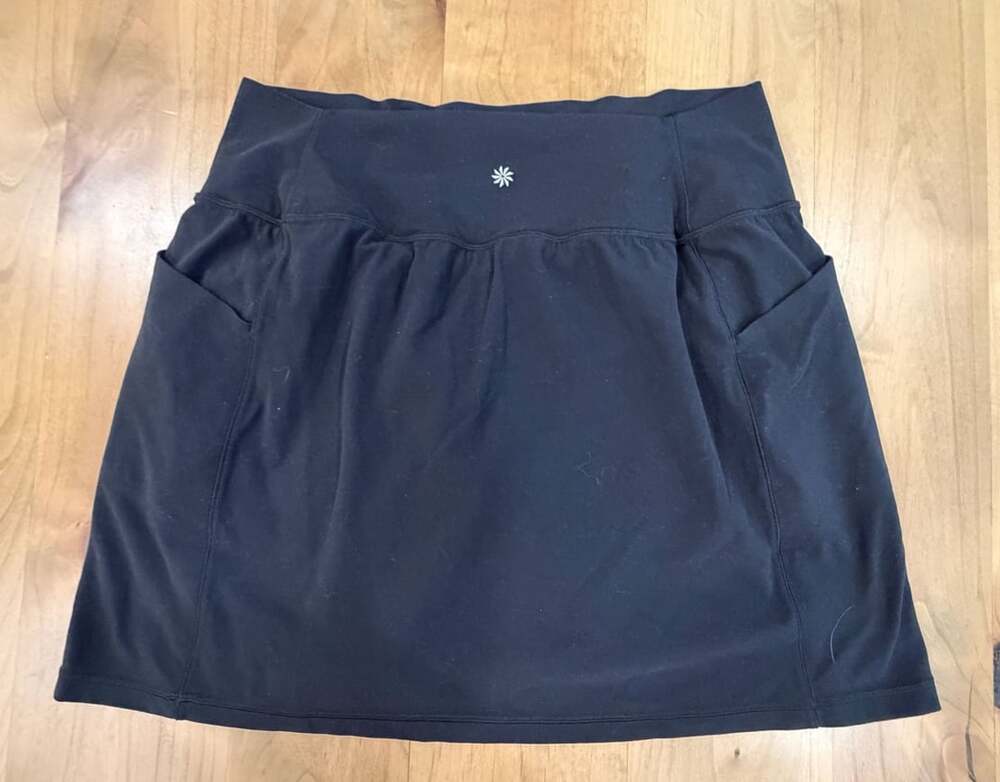 Athleta Salutation Stash Pocket 16.5" Skort Black Size L